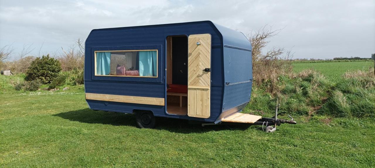 Camping Les Ronds Duval Face Aux Iles Anglo-Normandes Les Moitiers-d'Allonne Exteriör bild