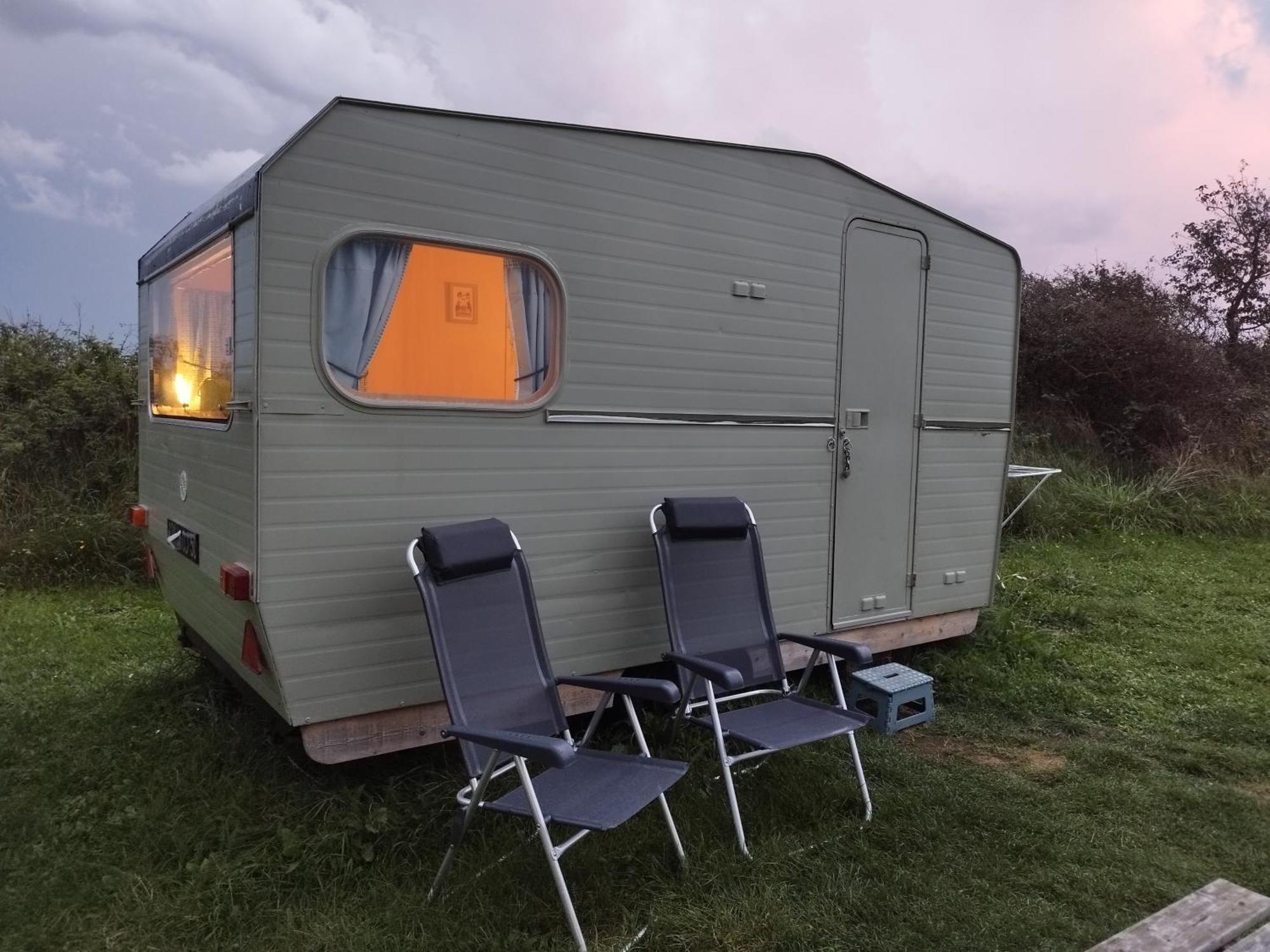 Camping Les Ronds Duval Face Aux Iles Anglo-Normandes Les Moitiers-d'Allonne Rum bild