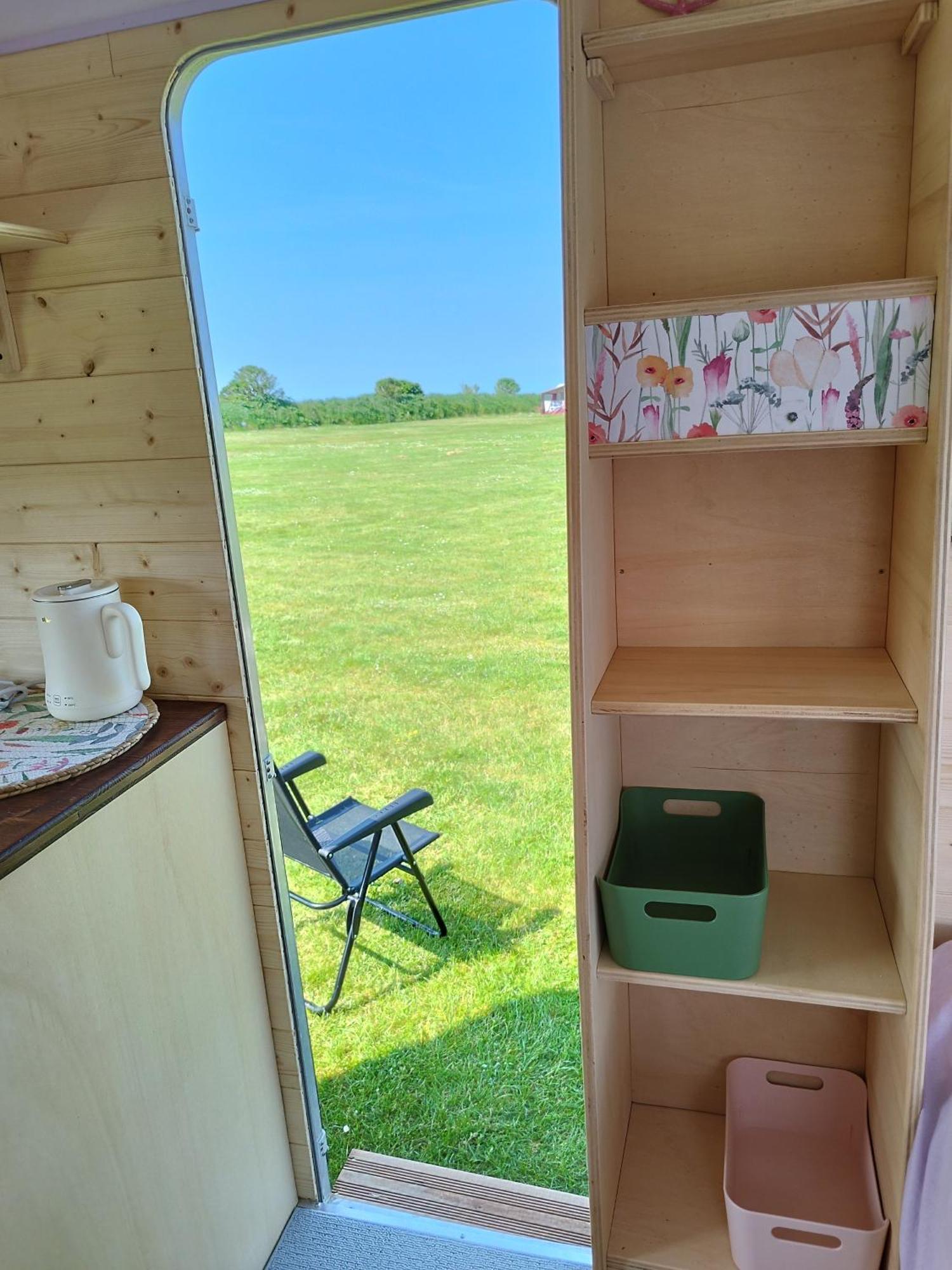 Camping Les Ronds Duval Face Aux Iles Anglo-Normandes Les Moitiers-d'Allonne Exteriör bild