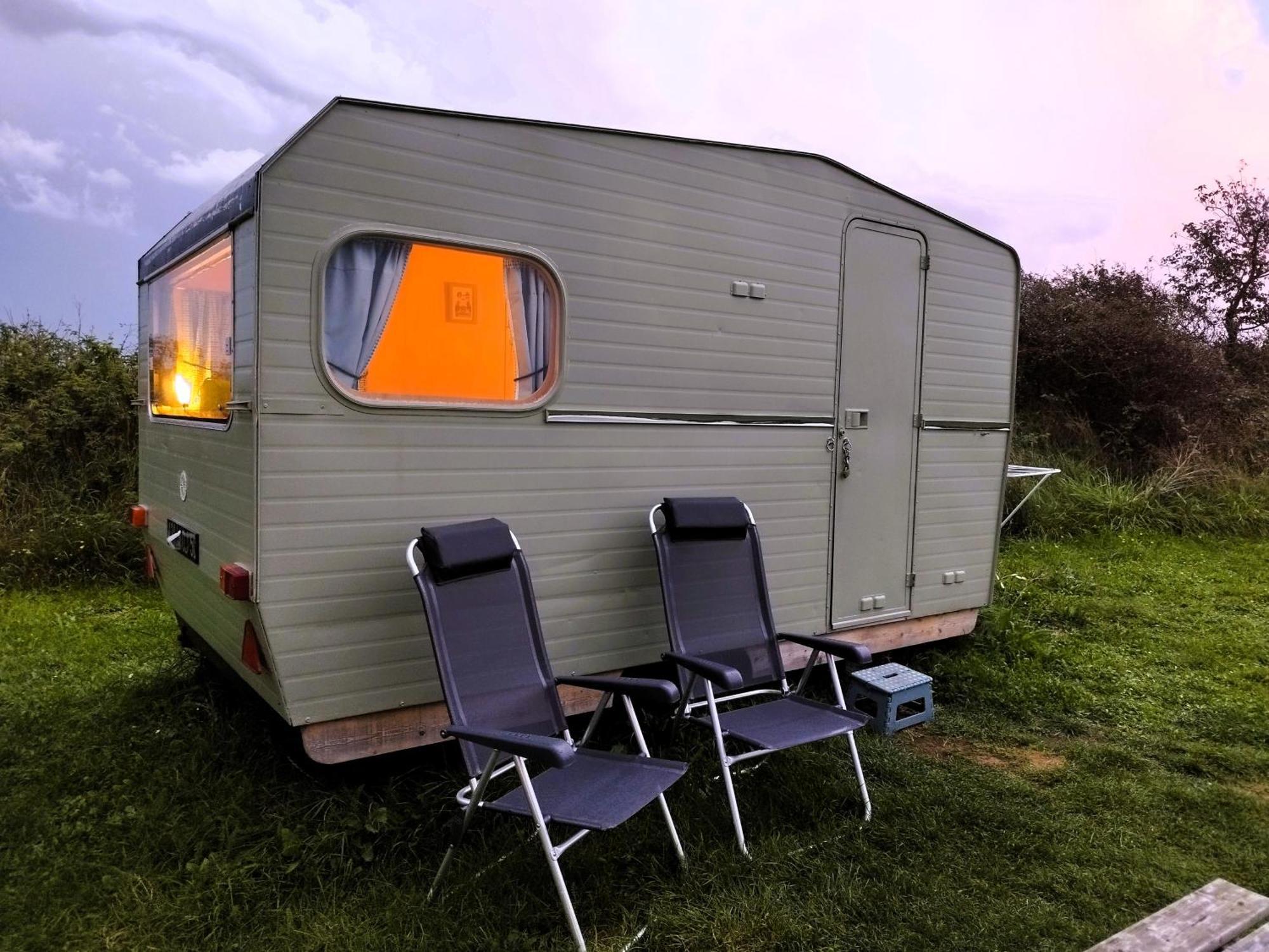 Camping Les Ronds Duval Face Aux Iles Anglo-Normandes Les Moitiers-d'Allonne Exteriör bild