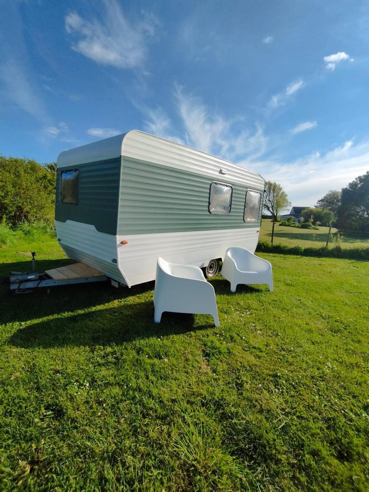 Camping Les Ronds Duval Face Aux Iles Anglo-Normandes Les Moitiers-d'Allonne Exteriör bild